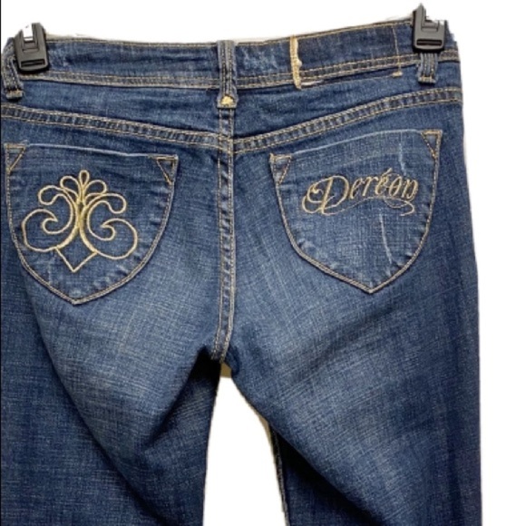 DEREON JEAN Skinny Distressed 8” Rise Embroidered - Picture 4 of 5